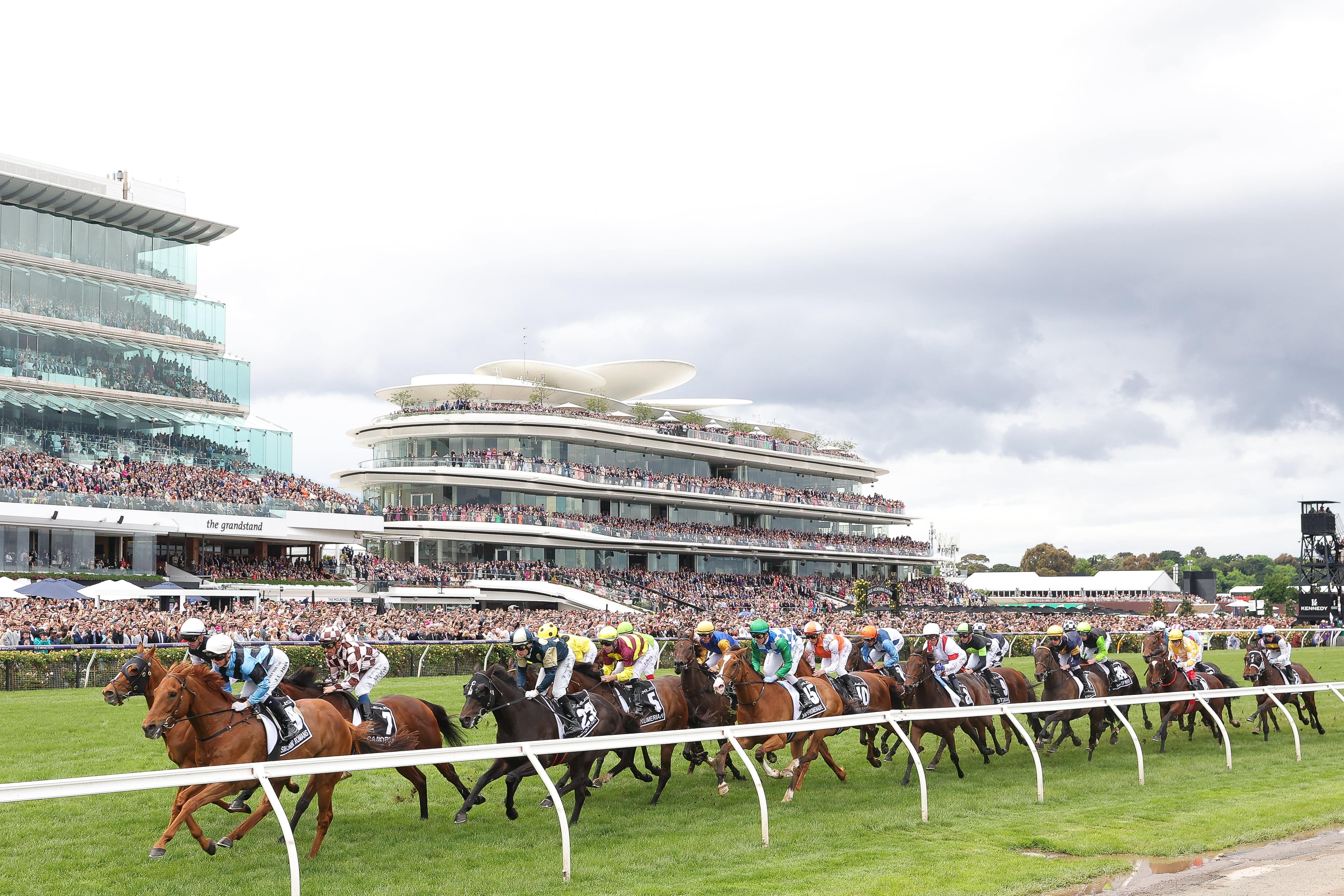 Melbourne cup race bottlecycler-min-min